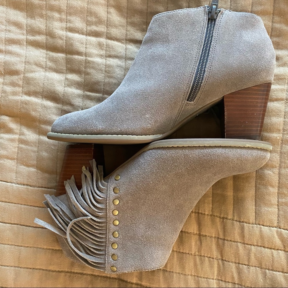 Vionic suede leather fringe ankle booties